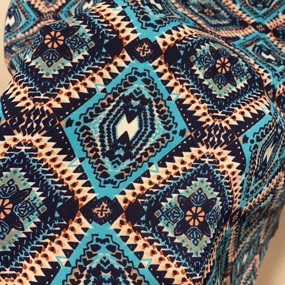 The Limited Printed Silky Sleeveless Blouse - Picture 7 of 9